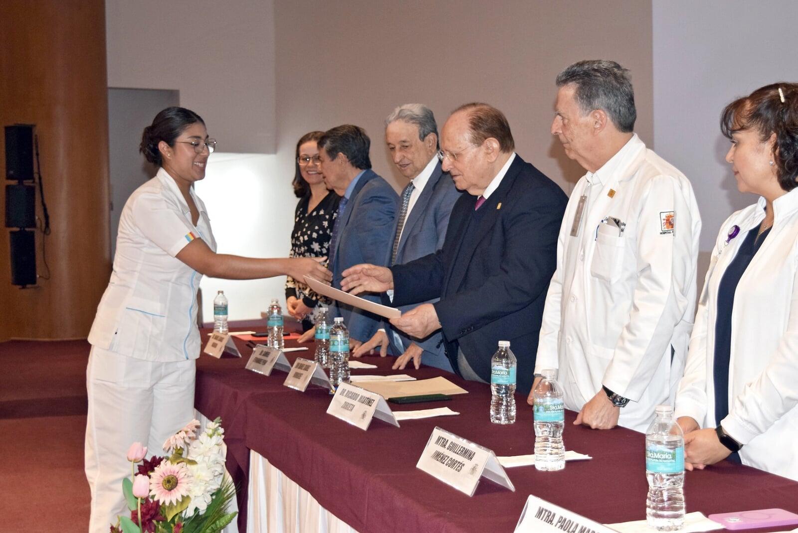 Imposicion de cofias e insignias 2026